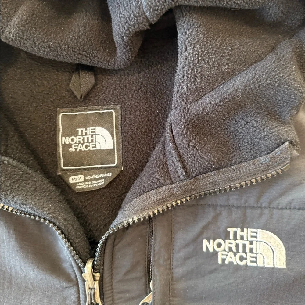 The North Face Women’s Black Fleece Jacket - Picture 3 of 6